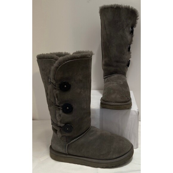 UGG Boots Women’s Size 7 - Picture 1 of 12